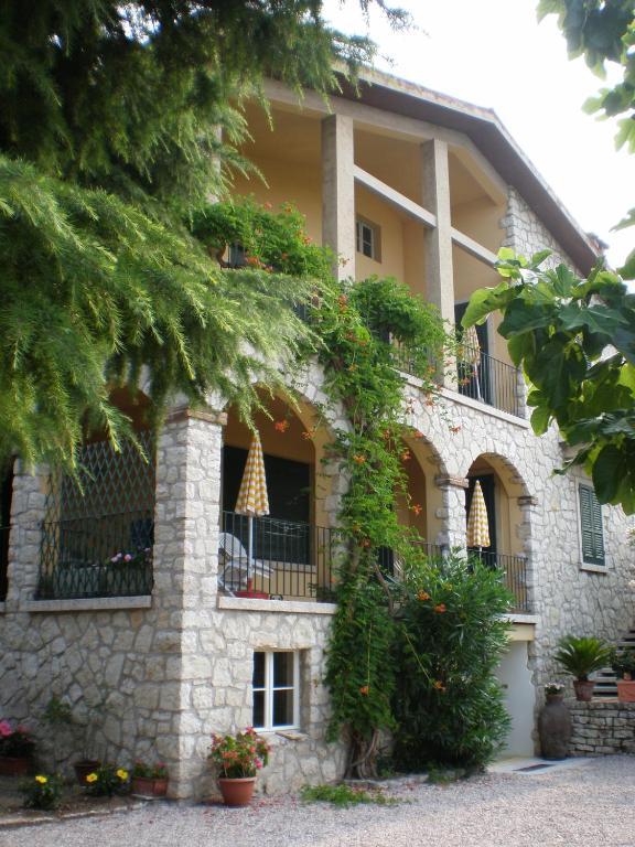 Aparthotel Residenza Le Logge Torri Del Benaco Exterior foto