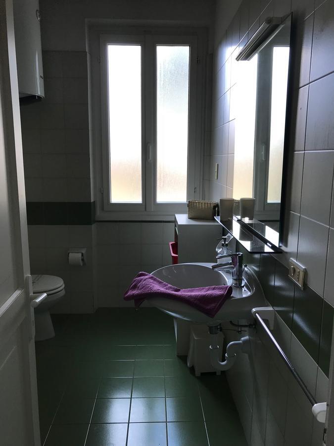 Aparthotel Residenza Le Logge Torri Del Benaco Exterior foto