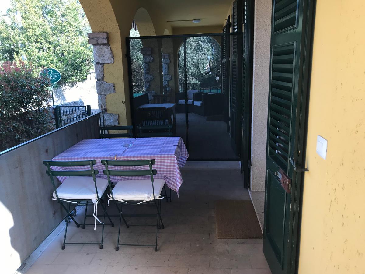 Aparthotel Residenza Le Logge Torri Del Benaco Exterior foto