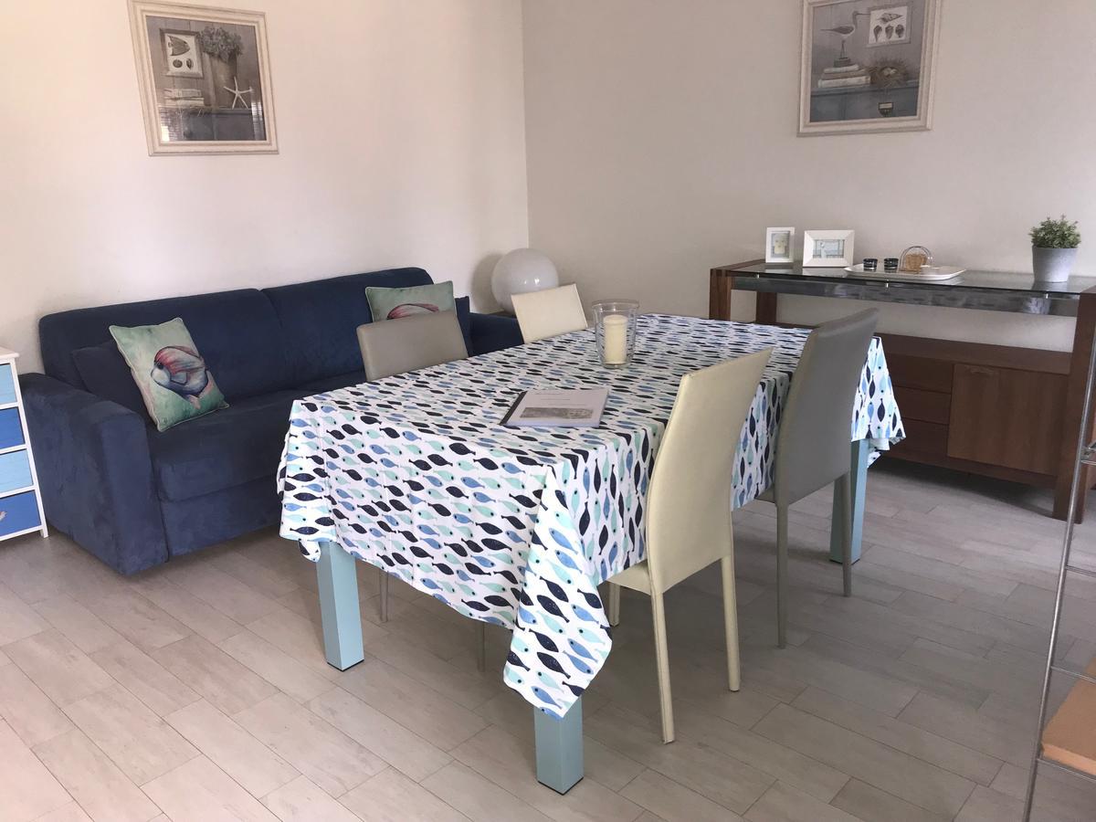 Aparthotel Residenza Le Logge Torri Del Benaco Exterior foto