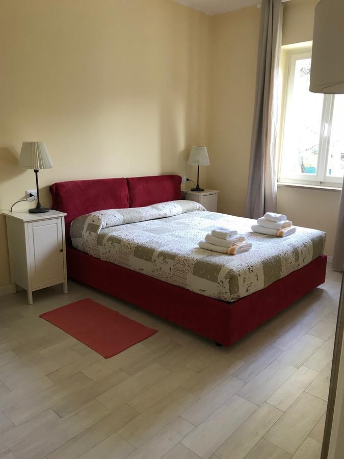 Aparthotel Residenza Le Logge Torri Del Benaco Exterior foto