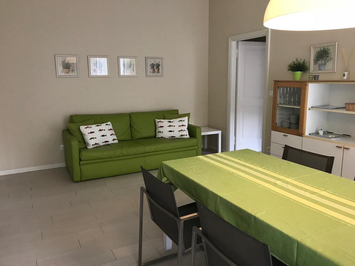 Aparthotel Residenza Le Logge Torri Del Benaco Exterior foto