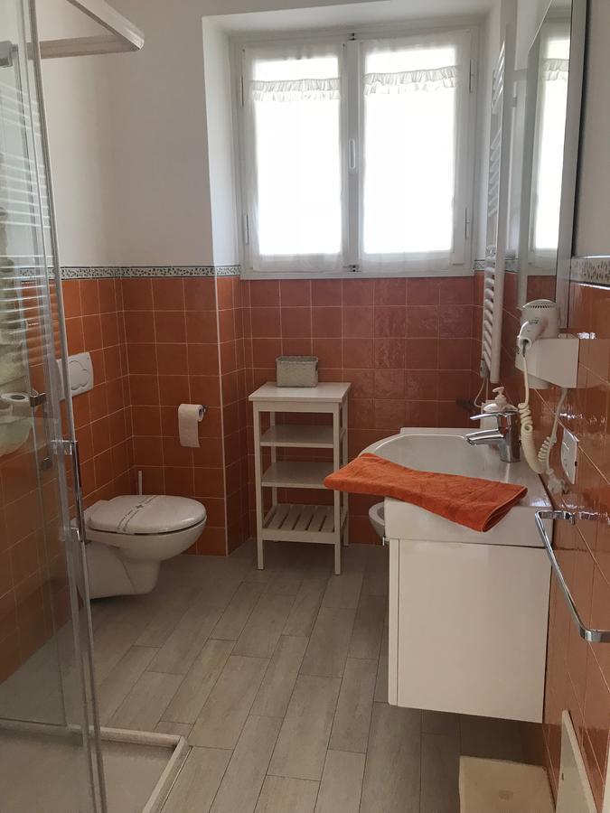 Aparthotel Residenza Le Logge Torri Del Benaco Exterior foto