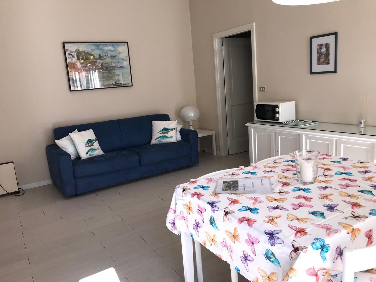 Aparthotel Residenza Le Logge Torri Del Benaco Exterior foto