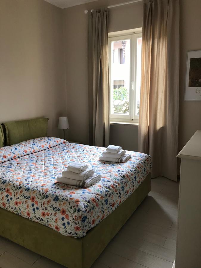 Aparthotel Residenza Le Logge Torri Del Benaco Exterior foto